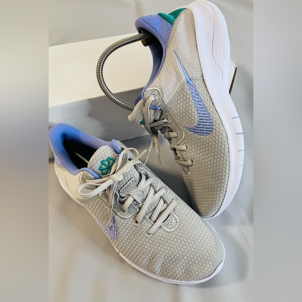 Size 11 - Nike Flex Experience‎ Run 11 Next Nature Gray Women’s NWB